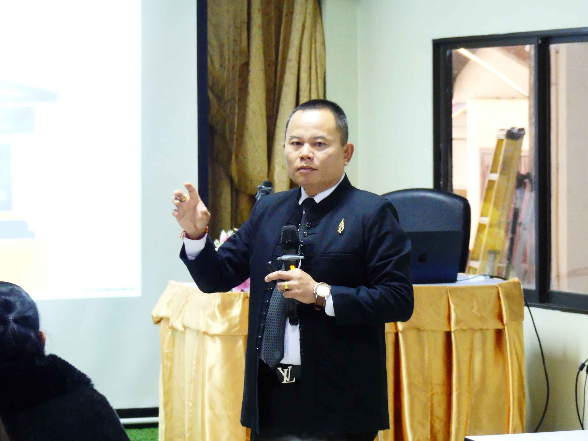 การอบรมพัฒนาศักยภาพพี่เลี้ยงเด็กพิการในสถานศึกษา