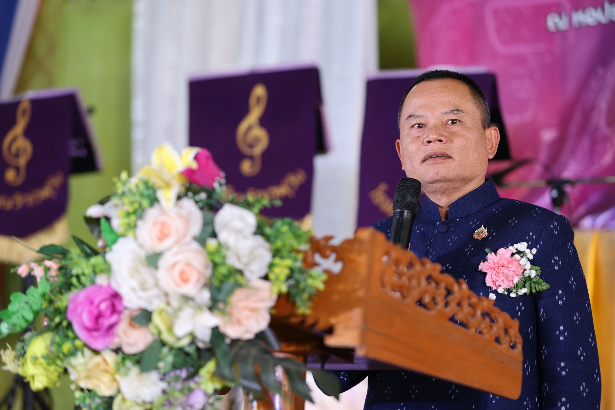 รอง ผอ.สพป.เชียงใหม่ เขต 4 เป็นประธานในพิธีเปิดบ้านวิชาการ ประจำปีการศึกษา 2568 "ใต้ร่มจามจุรี 112 ปี สารภีชนานุกูล (โรงเรียนวัดเวฬุวัน)" ภายใต้แนวคิด "The Innovation for All"