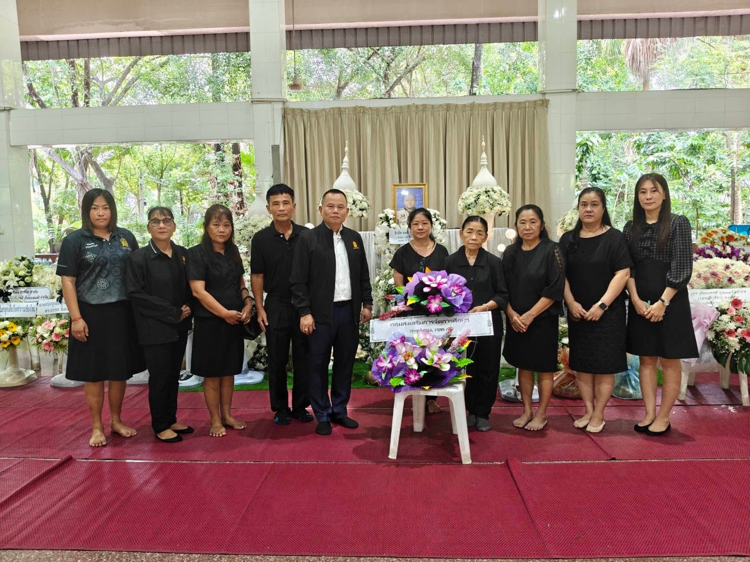 สำนักงานเขตพื้นที่การศึกษาประถมศึกษาเชียงใหม่ เขต 4 ร่วมไว้อาลัยต่อการจากไปของ  “นายธีรธัช กษมาโชคนภาพร“  ผู้ตรวจการลูกเสือ ประจำสำนักงานลูกเสือแห่งชาติ  ผู้ทรงคุณธรรมในคณะกรรมการยุวกาชาด สำนักงานศึกษาธิการจังหวัดเชียงใหม่  และ พสน. ศูนย์เสมารักษ์ สำนักงานศึกษาธิการจังหวัดเชียงใหม่