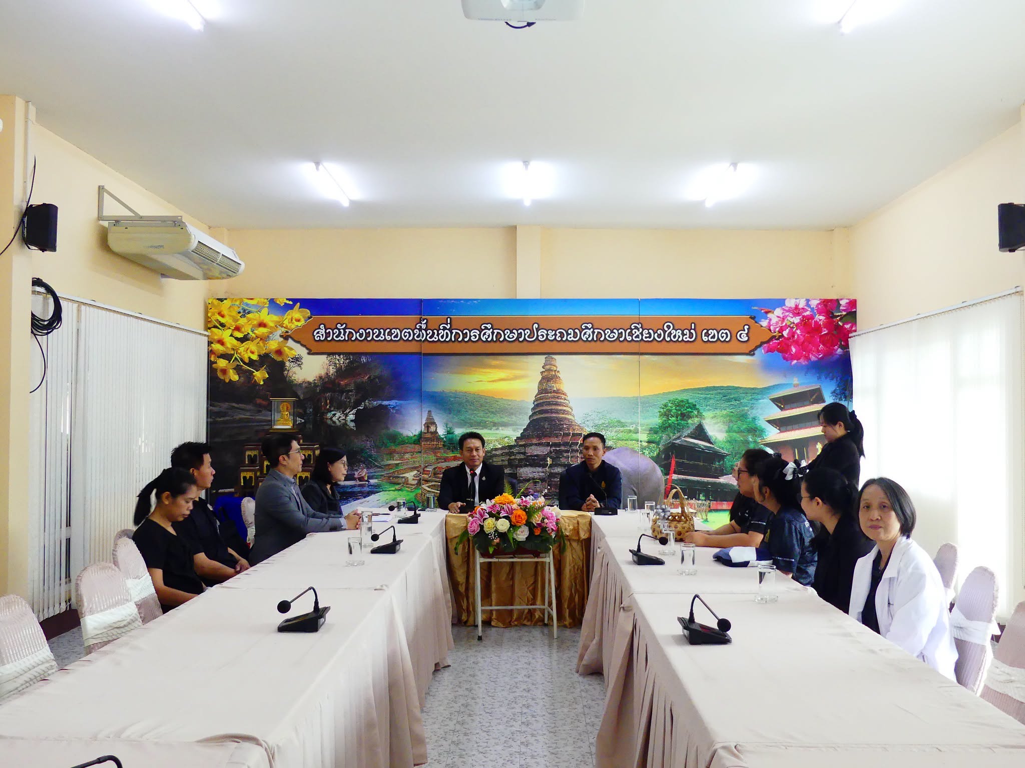 สพป.เชียงใหม่ เขต 4 ให้การต้อนรับคณะศึกษาดูงาน จาก สพป.ลำปาง เขต 3 พร้อมนี้ได้แลกเปลี่ยนเรียนรู้การส่งเสริมความโปร่งใสในการดำเนินงานสำนักงานเขตพื้นที่การศึกษา (Open Data Integrity and Transparency Assessment : OIT+) ประจำปีงบประมาณ พ.ศ. 2569