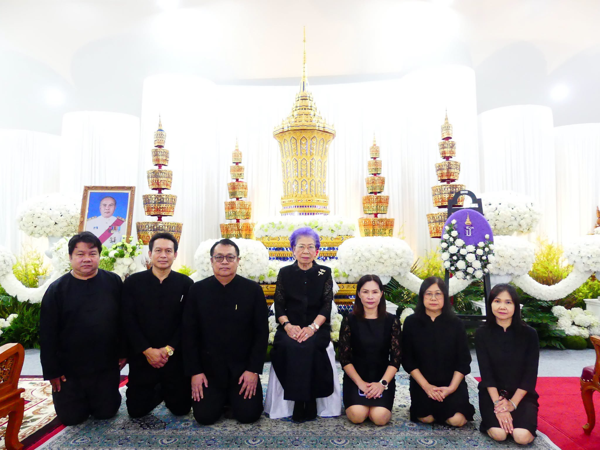 สพป.เชียงใหม่ เขต 4 ร่วมวางพวงหรีดเคารพศพ นายเรียบ นราดิศร อดีตผู้ว่าราชการจังหวัดลำพูน